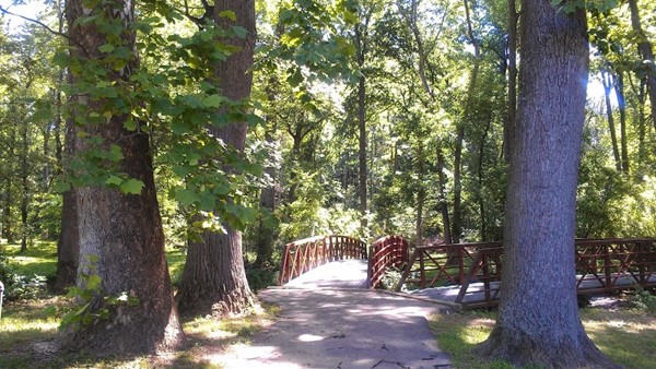 Woodley Gardens Park