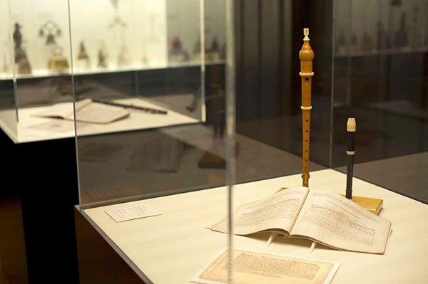 Yale Collection of Musical Instruments Yale Collection of Musical Instruments